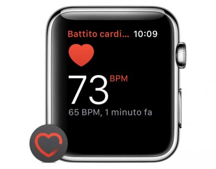 Istruttore di sci salvato dall'infarto allertato dallo smartwatch